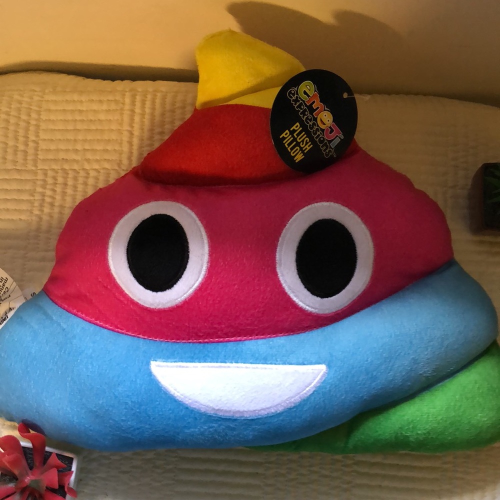 Rainbow emoji pillow - Picture 3 of 4